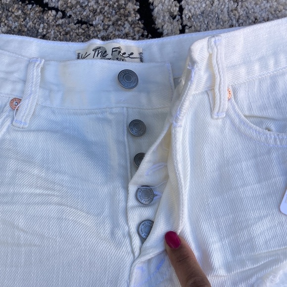 NWT 🐲💙 We The Free Spring White Frayed Hem Short - Picture 10 of 14